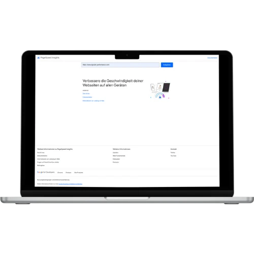 Systematische Analyse mit Google PageSpeed Insights Laptop mit geöffneter Google-PageSpeed-Insights-Seite – Startpunkt für technische Analyse und Performance-Optimierung von Websites.